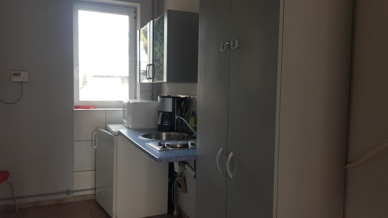 Zimmervermietung Zahn Baalberge Exterior foto
